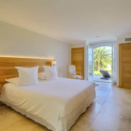 Villa 12 Quests Wonderful In Saint-tropez *