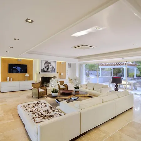 12 Quests Wonderful In Saint-tropez Villa *