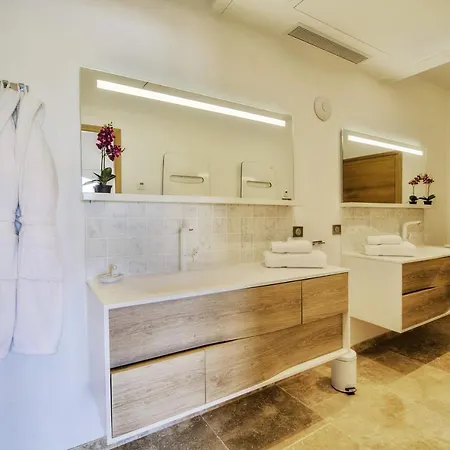 12 Quests Wonderful In Saint-tropez Villa