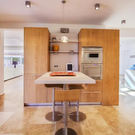 12 Quests Wonderful In Saint-tropez Villa Saint-Tropez