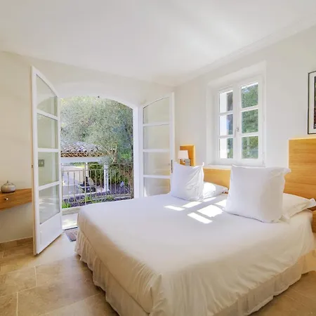 Villa 12 Quests Wonderful In Saint-tropez
