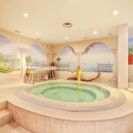 Villa 12 Quests Wonderful In Saint-tropez Saint-Tropez